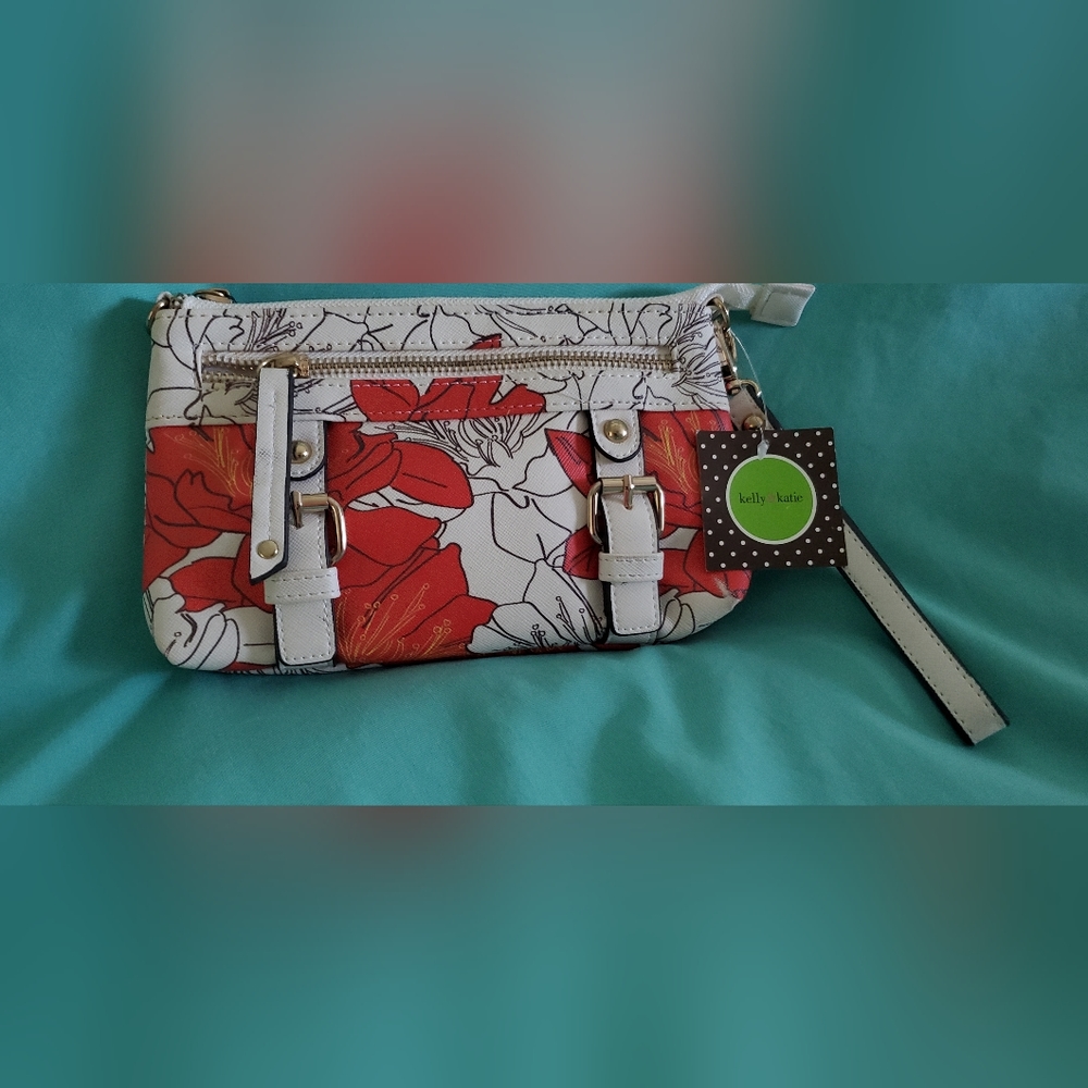 Clutch/wristlet purse